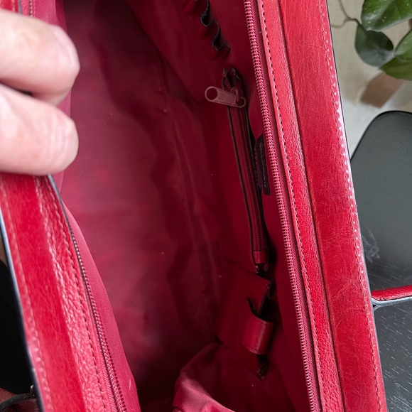 Wilson’s leather red tote, excellent condition ❗️ - Picture 6 of 9
